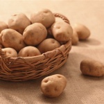 Что можно вылечить обыкновенной картошкой