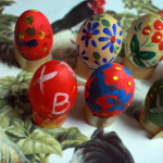 Чем покрасить яйца, чтобы не встретить Пасху в больнице