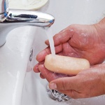 Почему вы моете руки неправильно и чем это грозит