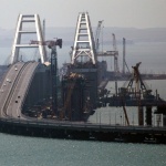 Крымский мост прогнулся