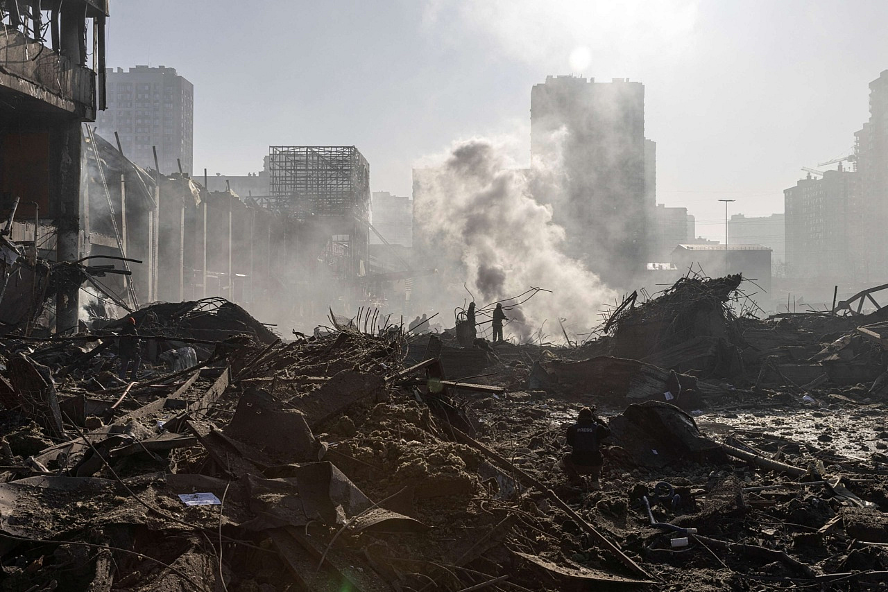 Сбу в киеве разбомбили. Разрушенный Киев. Разрушения в Киеве.