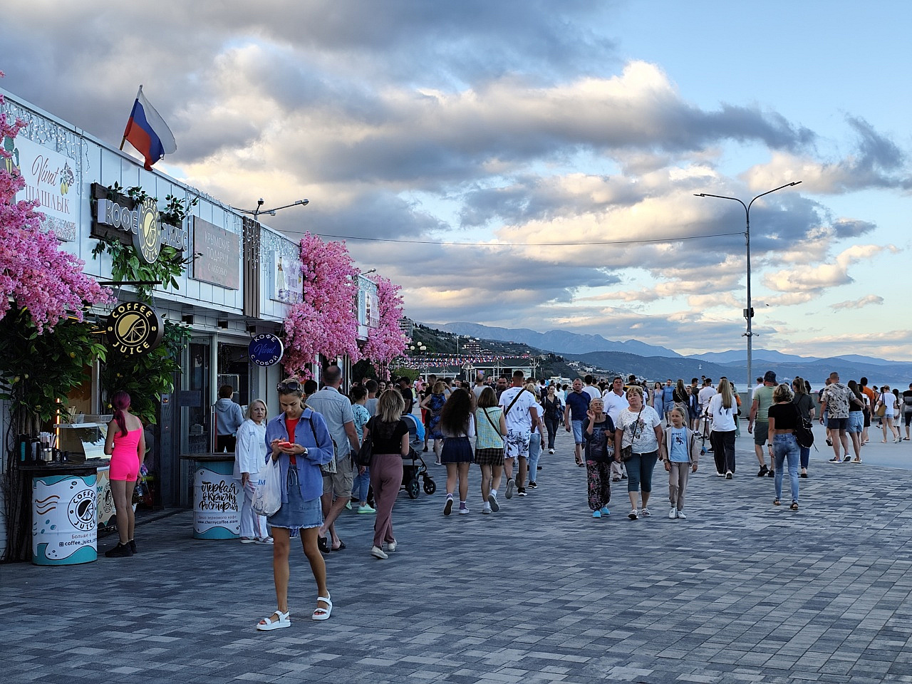 Крым-2024. Алушта продолжает удивлять | 17.06.2024 | Ростов-на-Дону -  БезФормата