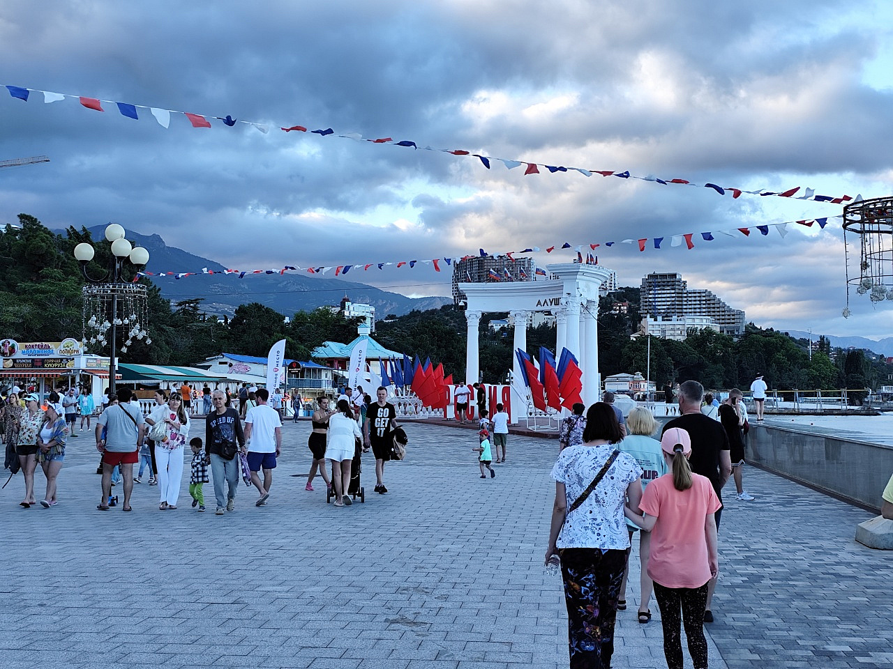 Крым-2024. Алушта продолжает удивлять | 17.06.2024 | Ростов-на-Дону -  БезФормата